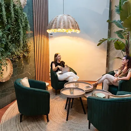 Aparthotel Atenea Barcelona-3